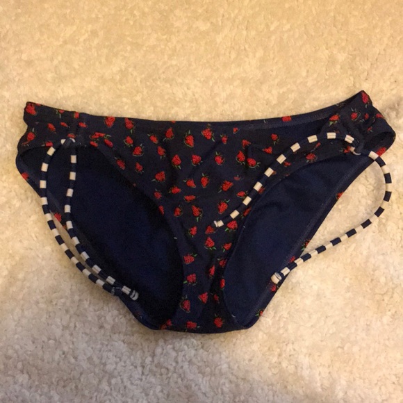 Bathing suit bottoms - Picture 1 of 1